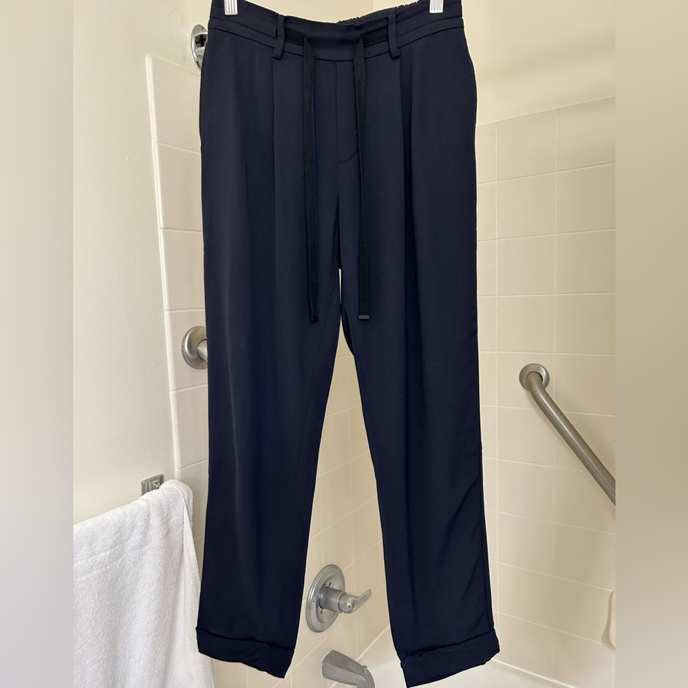 Vince Women navy cropped pants with elastic waist size XS